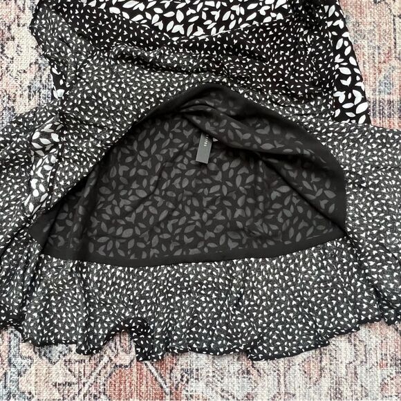 Banana Republic Ruffle Wrap Mini Skirt Ditzy Floral Size 4 Tie Boho NWT Black - Picture 11 of 12
